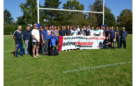 LES PIRANHAS TOMBENT FUMEL